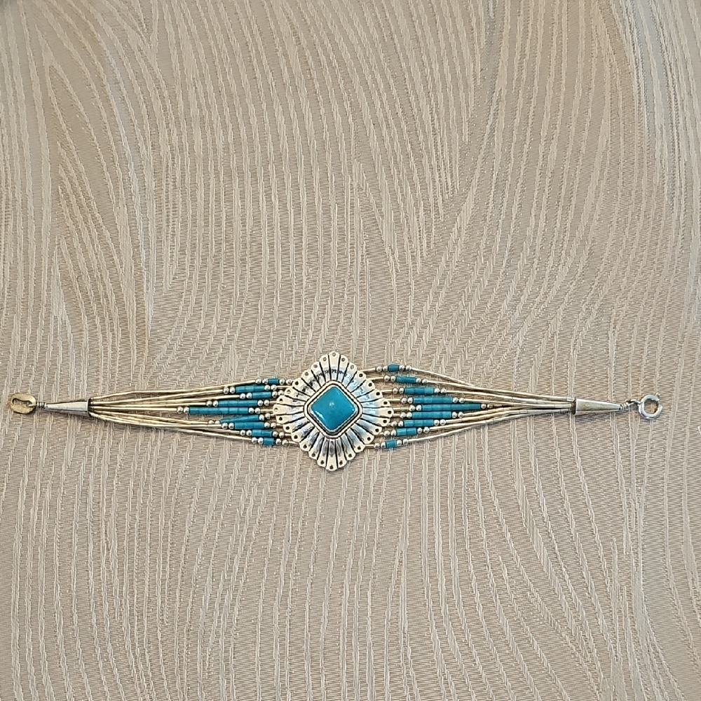 Elegant Turquoise and Sterling Silve Bracelet